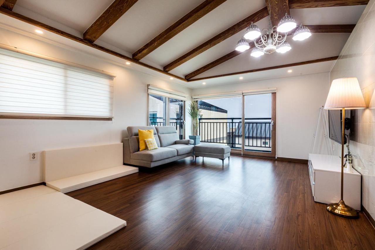 Haevichi Private Pension Seogwipo Exterior photo
